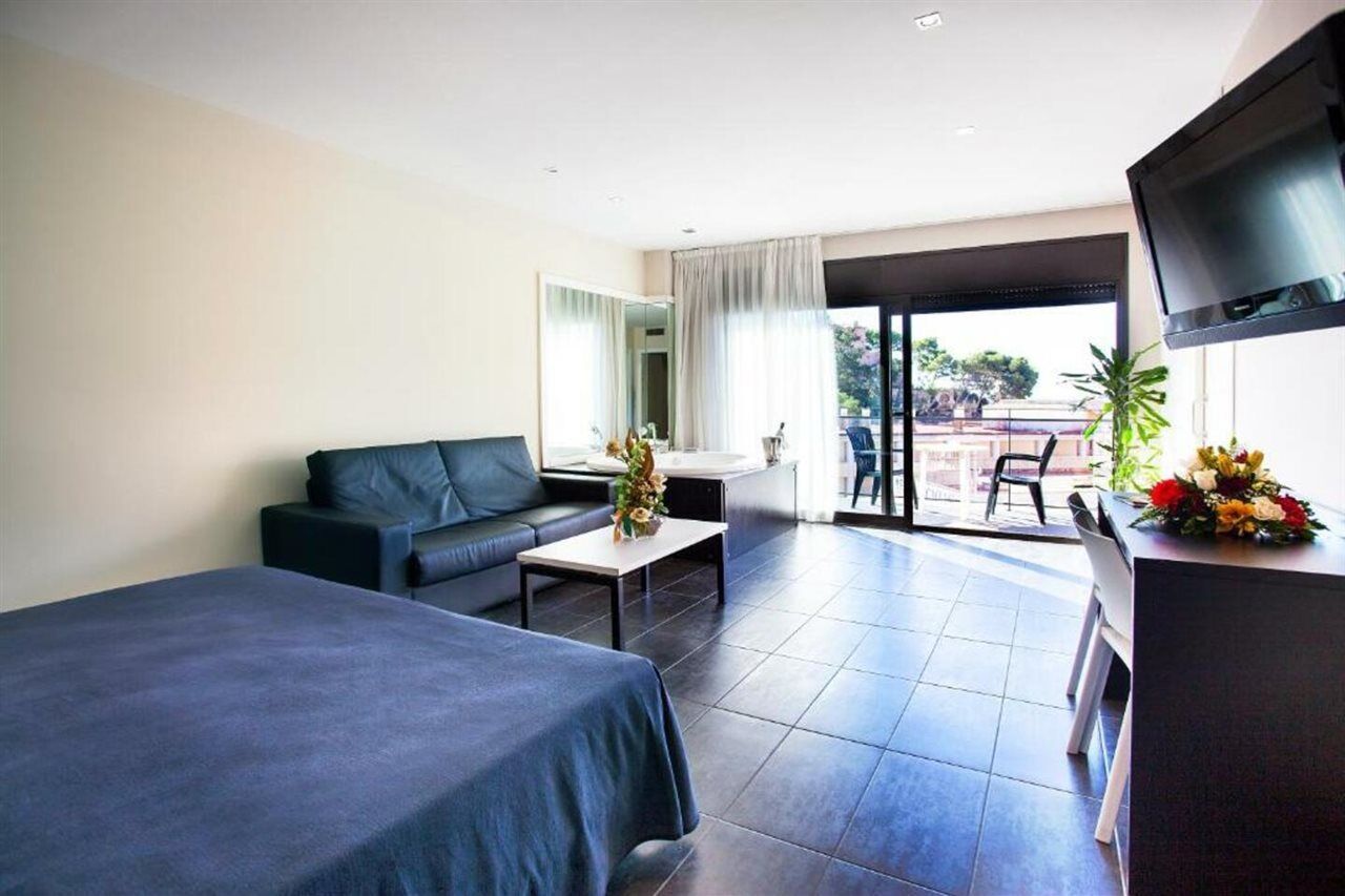 Hotel Acacias Suites & Spa Lloret de Mar Buitenkant foto